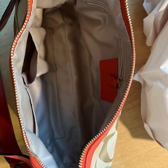 Small Coach Poppy Purse with gold accents - Picture 11 of 16